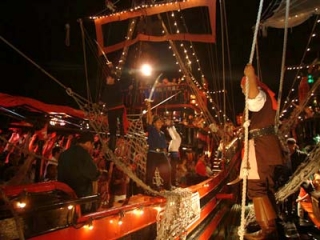 Paseo en barco pirata